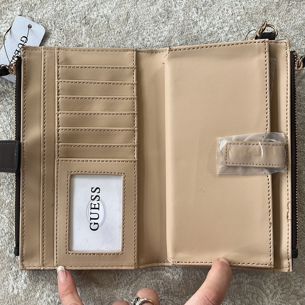 Brand New Guess Two Tone Brown Cappuccino Logo Wristlet Wallet Phone Holder - Picture 10 of 16